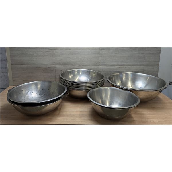Various Sizes of Stainless Steel Bowls & Colanders - Lot of 26pcs | WG10/R2Pallet