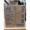 Image 3 : Tork  1/8 Fold Dinner Napkins, 9935705, 126 Napkins/Pack - Lot of 20 | EC5
