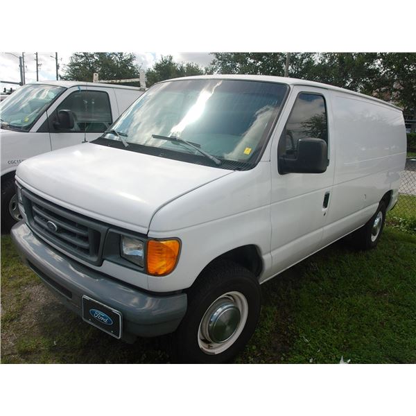 2004 Ford E250 6-Dr. SWB Cargo Van