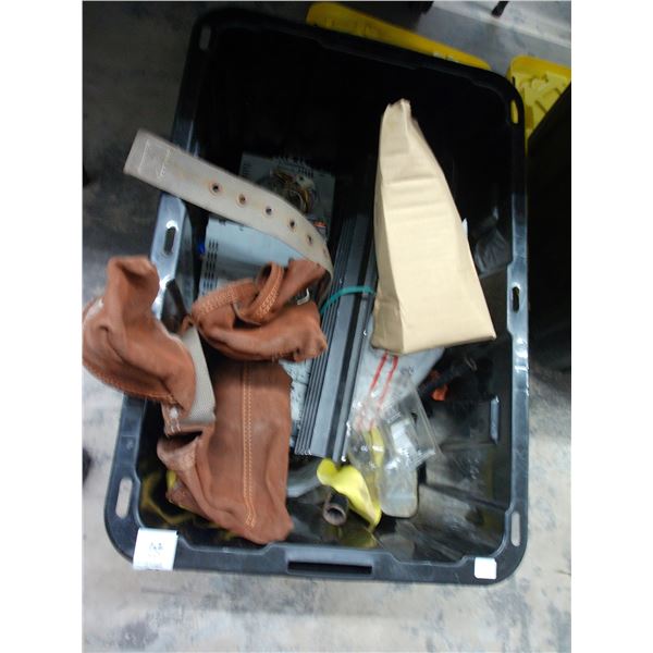 Lidded Tub w/Lug Wrench, Car Stereos, Electronics