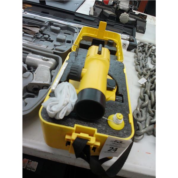 Spectra AL24M Transit Level w/Case