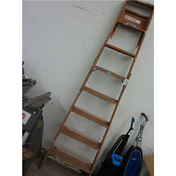 Werner Wood 8' Stepladder