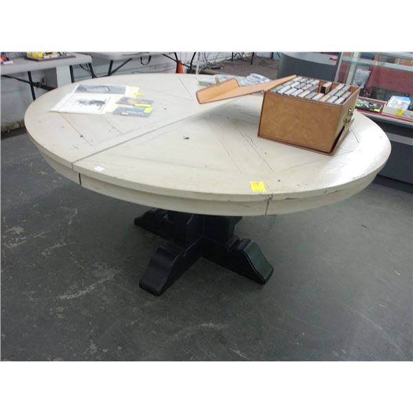 Distressed Large Round Pedestal 6 Top Dining Table