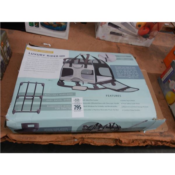 Katziela Luxury Pet Carrier w/Wheel Base