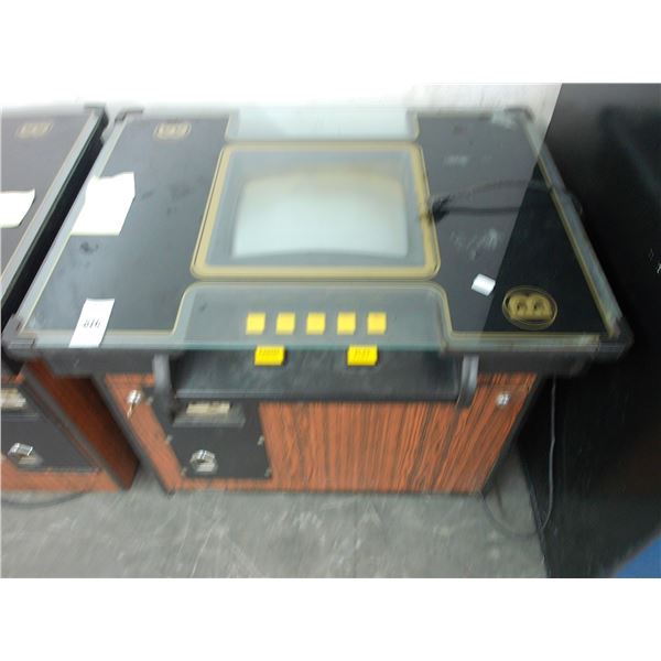 Video Game 2 Player Game Table - Screen Running Out of Sync