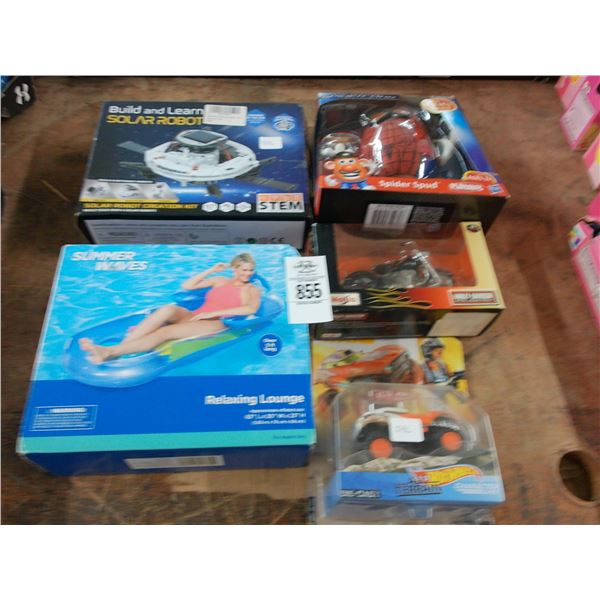 Pool Lounge, Solar Robot, Spider Spud, Die Cast Toys
