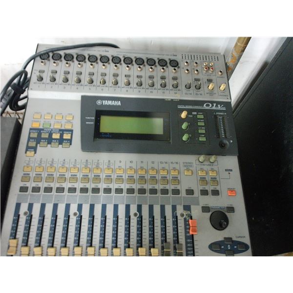 Yamaha 015 Mixing Console w/Sony CD Player
