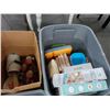 Image 5 : Pallet w/Candles, Bathroom Vanity Items, Books, Baby Items, Glassware