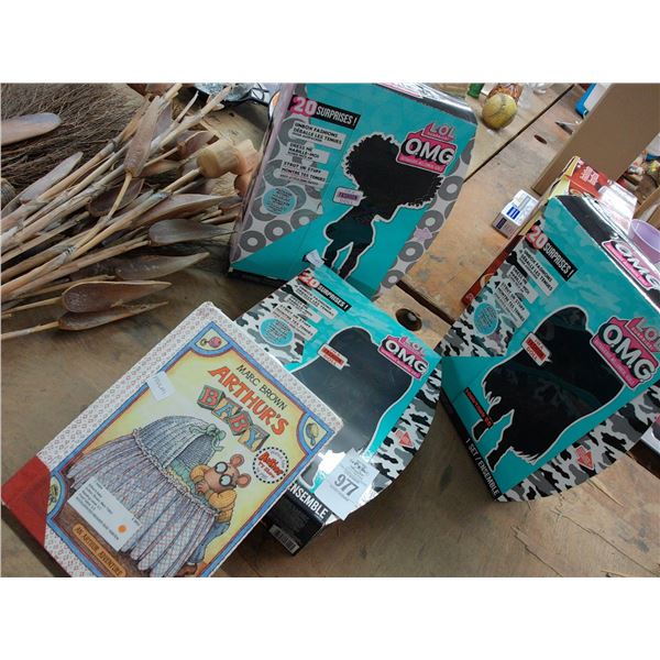 LOL/OMG Dolls 3, Baby Book