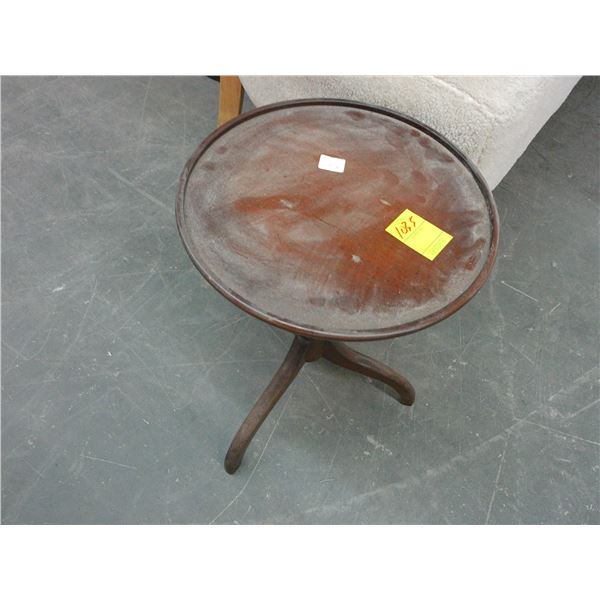Mahogany Round Pedestal Bombay Style Table