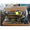 Image 1 : Antique Singer Sewing Machine