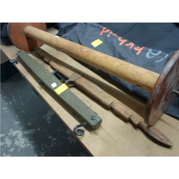 Antique Horse Hans, Roll Dispenser