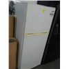 Image 1 : Vissani White Mid Size Ref/Freezer