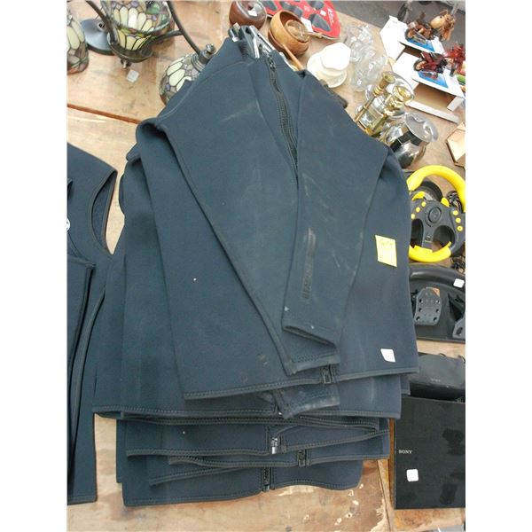 18 Reelon Wet Suit Style Top 18 x $
