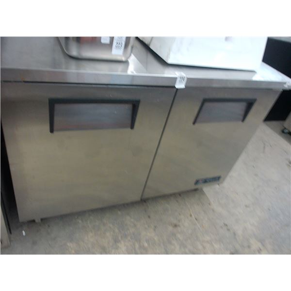 True Rolling Ref. Worktop - TUC48