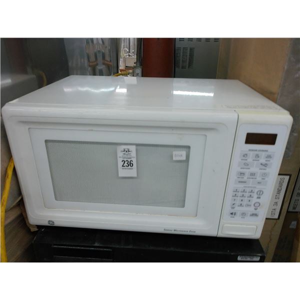 GE White M/W Oven