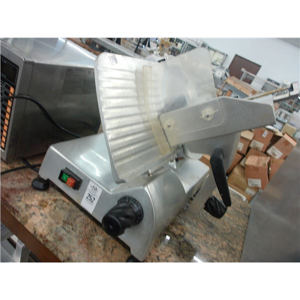 Adcraft Gravity Slicer w/Sharpener