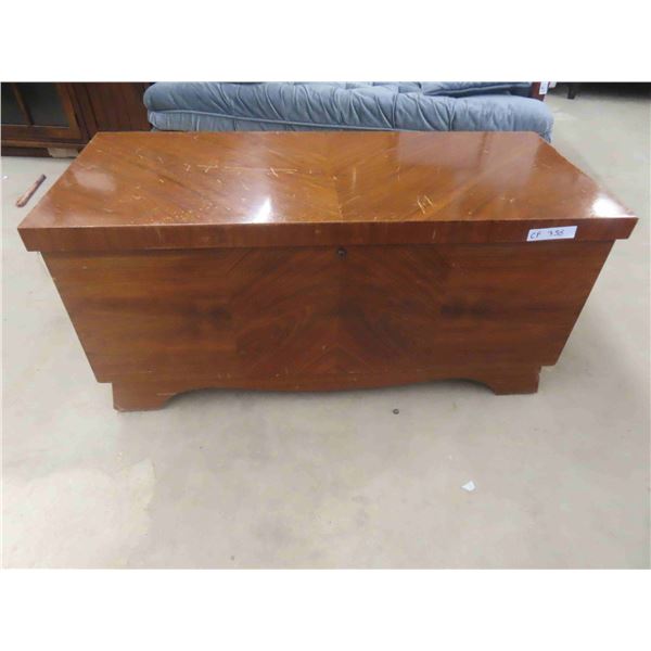 Cedar Chest 20'' x 43'' x 18 1/2'' 