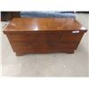 Image 1 : Cedar Chest 20'' x 43'' x 18 1/2'' 