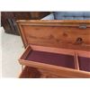 Image 6 : Cedar Chest 20'' x 43'' x 18 1/2'' 