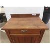 Image 5 : Antique Washstand 29'' x 26'' x 17'' 