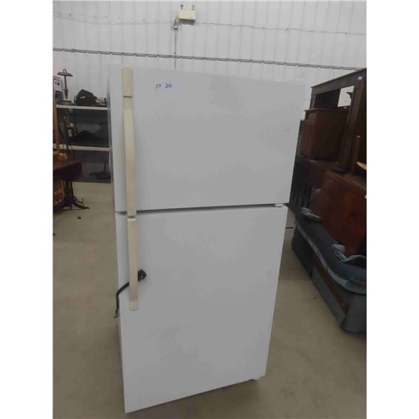 Kenmore Fridge with Freezer 60'' x 29 1/2'' x 28