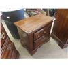 Image 12 : Pine 4pce Bedroom Set: Dresser 33'' x 19'' x 69'' , 2 Night 