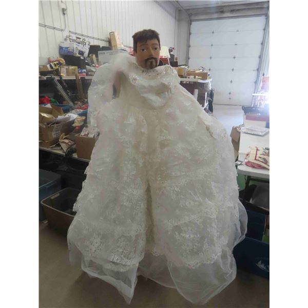 Wedding Dress. Only Used Once. 