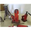 Image 4 : 3 Hydraulic Bottle Jacks, Handles, 2 Jack Stands 