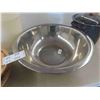 Image 2 : Stainless Large Mixing Bowl , Canner, Tupperware