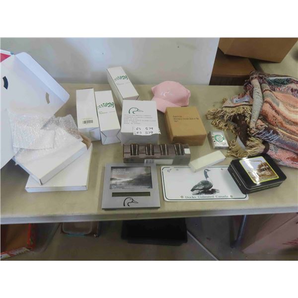 Ducks Unlimited Items: Terry Redlin Rug Wall Display, 