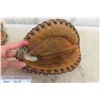 Image 3 : 3 Vintage Baseball Gloves / Trappers