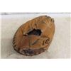 Image 4 : 3 Vintage Baseball Gloves / Trappers
