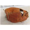Image 6 : 3 Vintage Baseball Gloves / Trappers