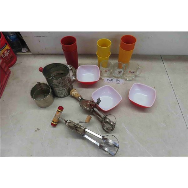 Misc. Kitchen Items, (3) Pyrex Bowls, (3) A&W Mini Mugs