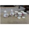 Image 4 : 49 PCS Royal  Albert Petit Point China