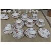 Image 5 : 49 PCS Royal  Albert Petit Point China