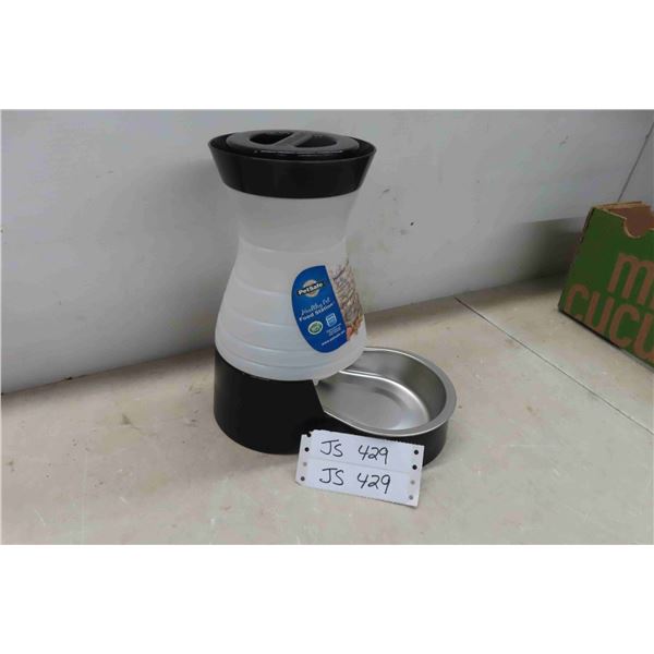 Pet Safe Pet Feeder