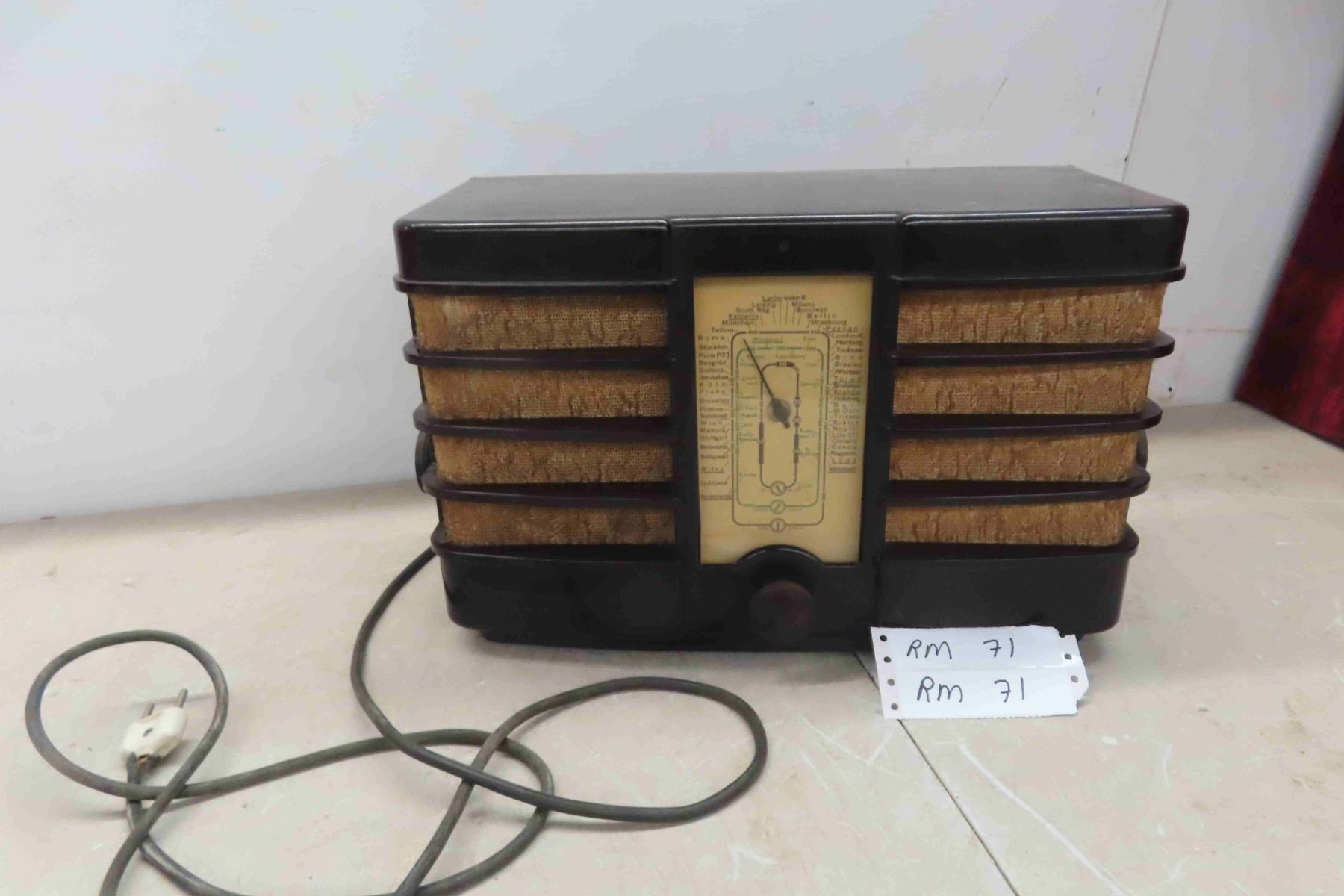 A vintage Philips Bakelite Radio - Catawiki A vintage Philips Bakelite Radio - Catawiki