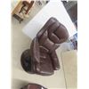 Image 3 : Leather-Leather Style Swivel Chair with Ottoman 