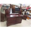 Image 1 : 3pce Bedroom Set: Dresser 33'' x 58'' x 16'' & Mirror