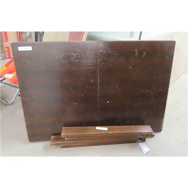 Wood Table 32'' x 47'' 