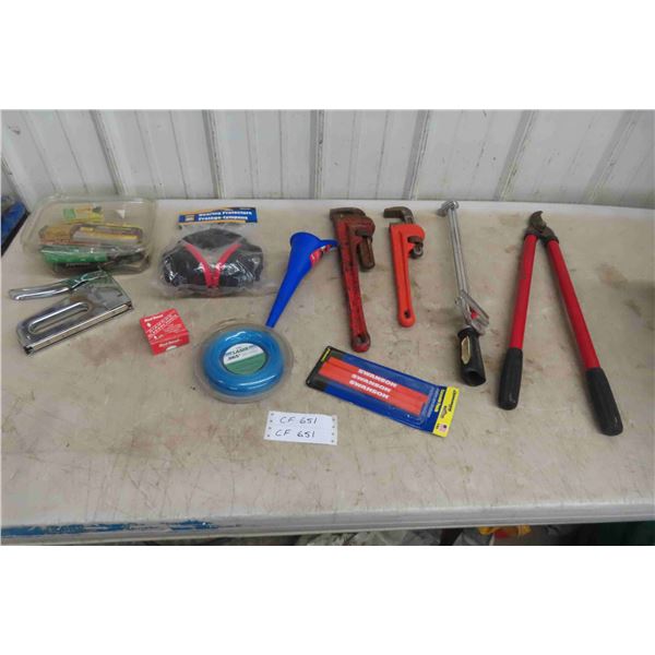 Pipe Wrenches 14"+18", Torque Wrench, Stapler, 