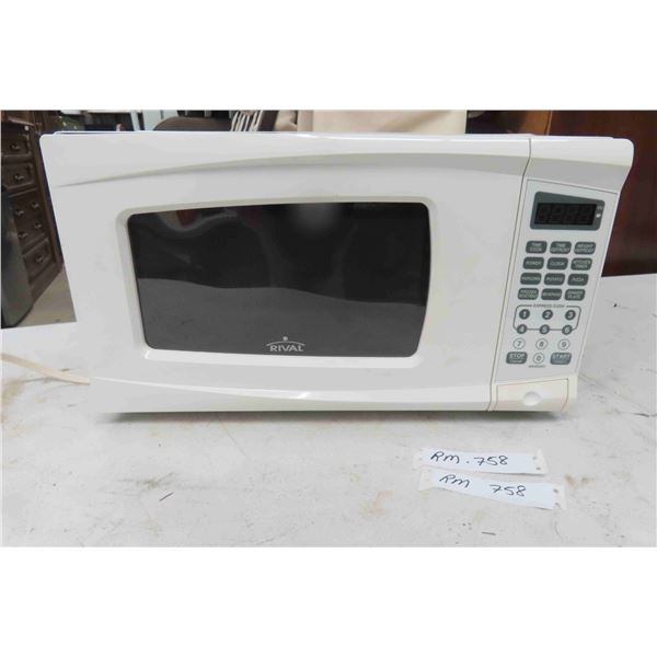 Rival Microwave 700 Watts with Turntable 