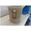 Image 5 : Stoneware 5 Gallon Crock