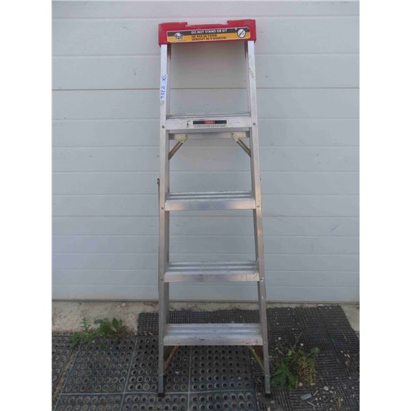 5 Ft Aluminum Ladder