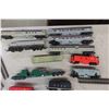 Image 6 : HO Train Sets, 3 Engines, 3 Speed Controls, Cars And Tracks 
