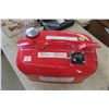 Image 4 : Suzuki Marine 6 Gallon Gas Tank
