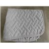 Image 2 : king cream polyester comforter