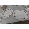 Image 8 : 60+ Pieces Royal Albert Lavender Rose China